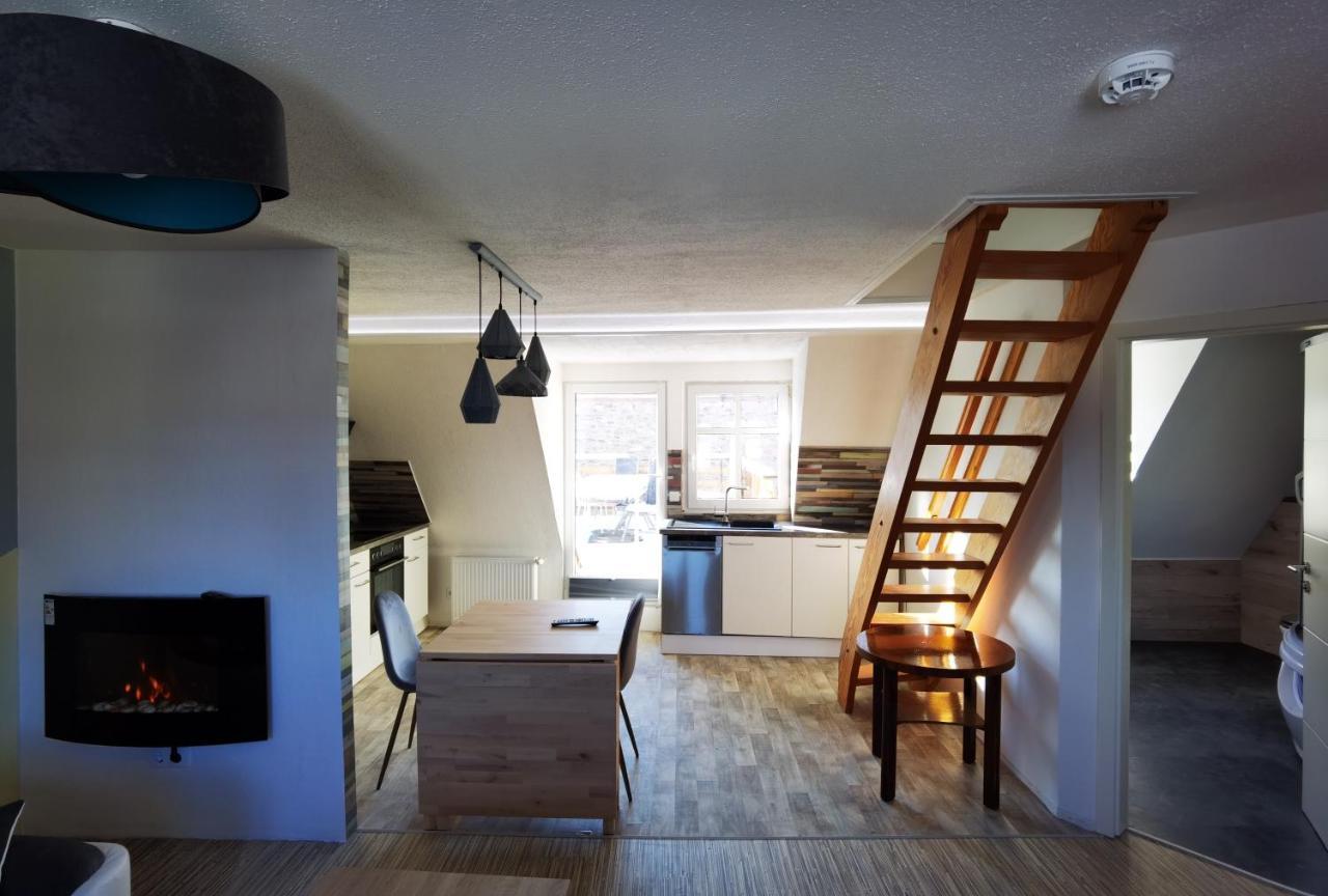 Gemuetliche Dachwohnung Mit Kleiner Oder Grosser Dachterrasse Nebeneinander Wolmirstedt Exterior foto