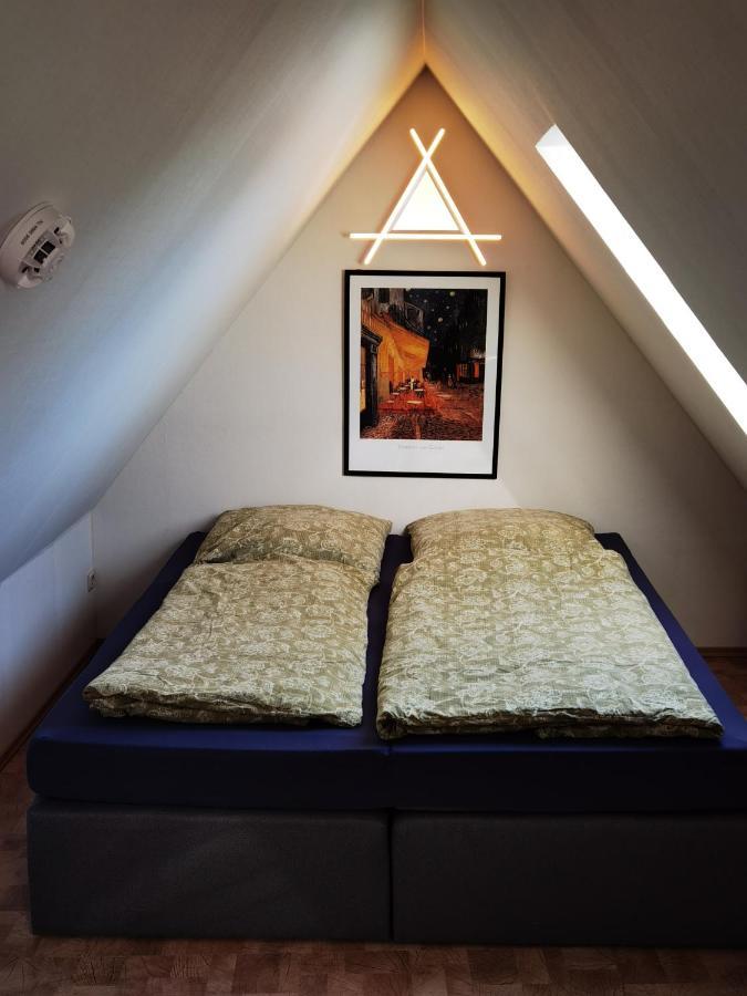 Gemuetliche Dachwohnung Mit Kleiner Oder Grosser Dachterrasse Nebeneinander Wolmirstedt Exterior foto