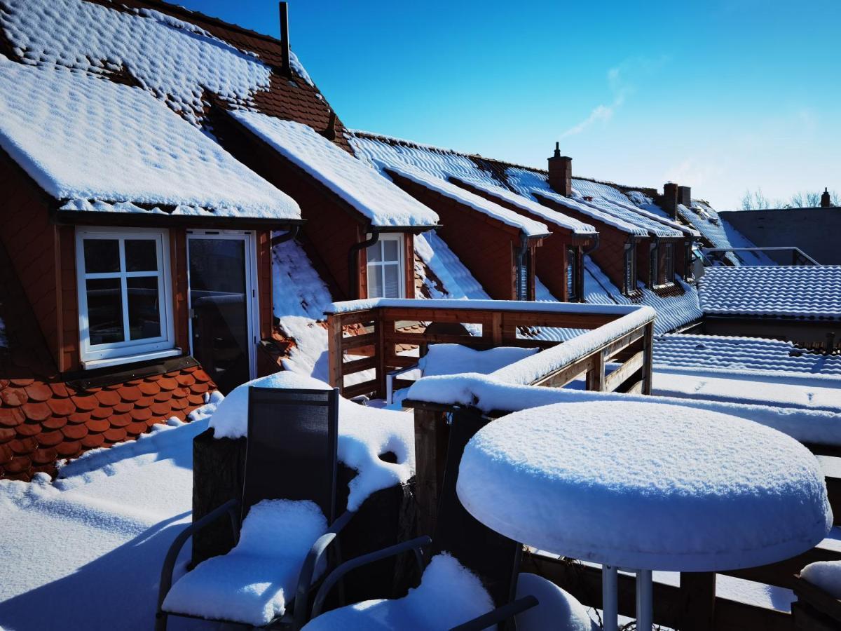 Gemuetliche Dachwohnung Mit Kleiner Oder Grosser Dachterrasse Nebeneinander Wolmirstedt Exterior foto