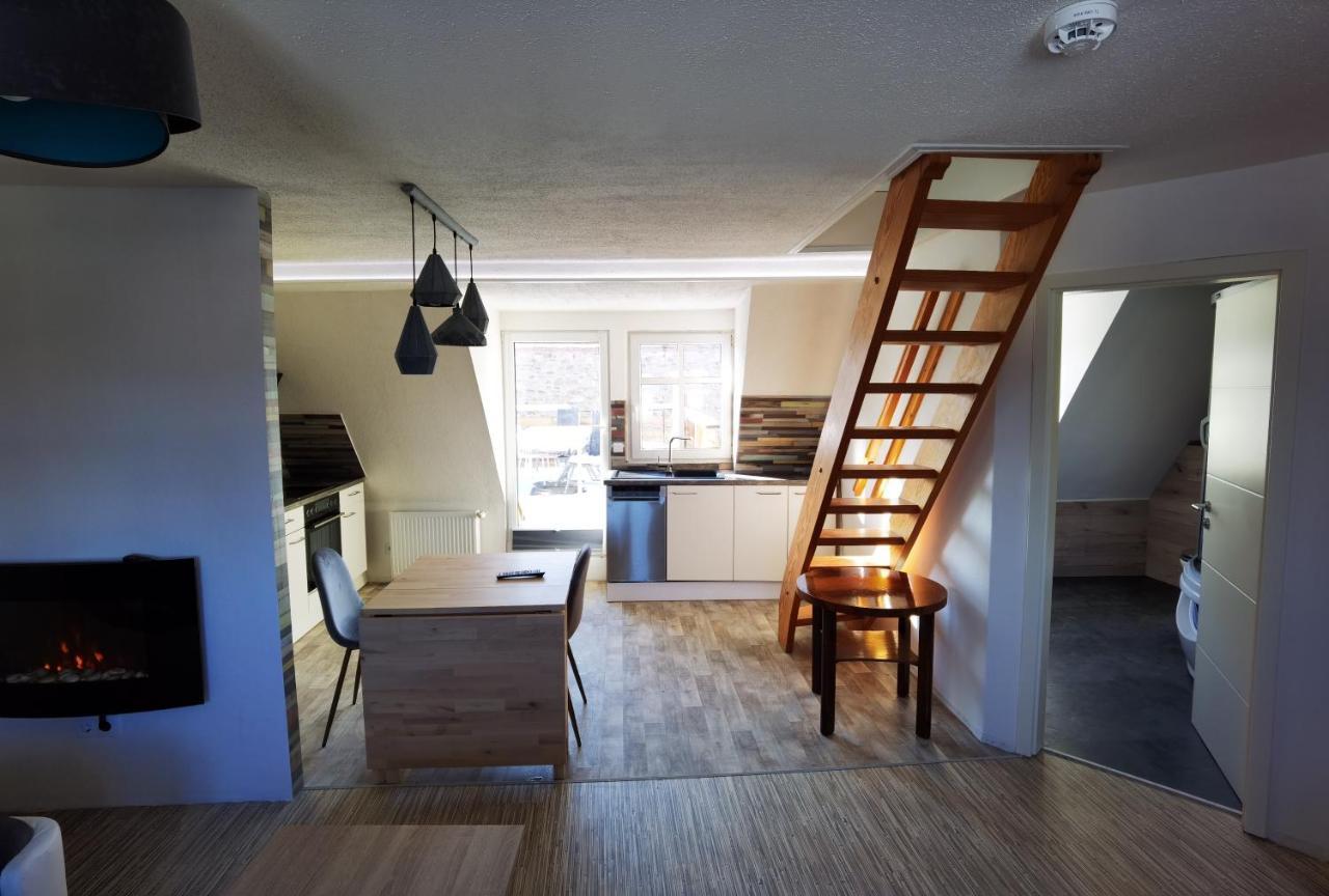 Gemuetliche Dachwohnung Mit Kleiner Oder Grosser Dachterrasse Nebeneinander Wolmirstedt Exterior foto