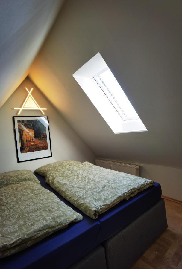 Gemuetliche Dachwohnung Mit Kleiner Oder Grosser Dachterrasse Nebeneinander Wolmirstedt Exterior foto
