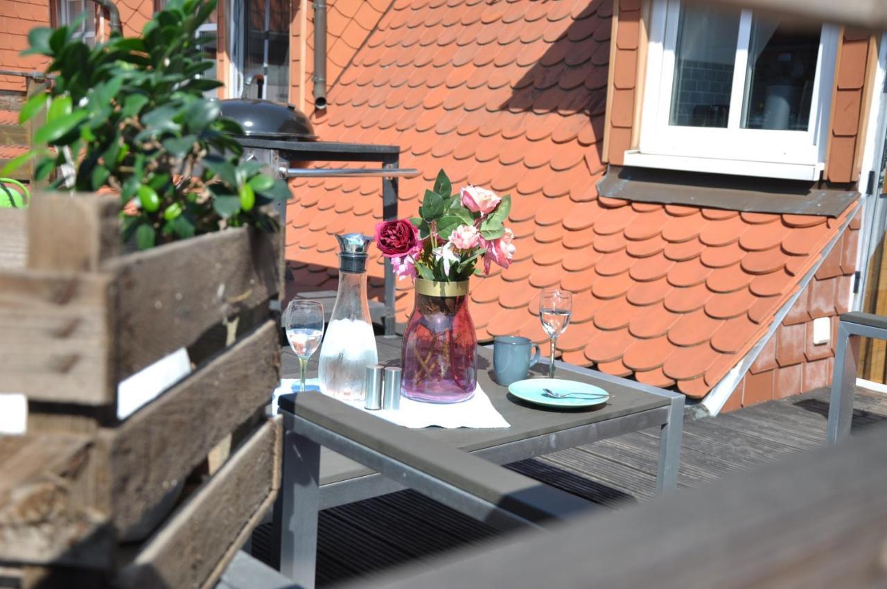 Gemuetliche Dachwohnung Mit Kleiner Oder Grosser Dachterrasse Nebeneinander Wolmirstedt Exterior foto